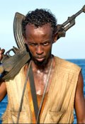 Portada del libro "Piratas de Somalia: Un mar de desesperación y lucro"