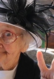 Libro. "La abuela saca las uñas" Leer online