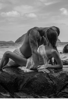 Noches de neon y secretos.